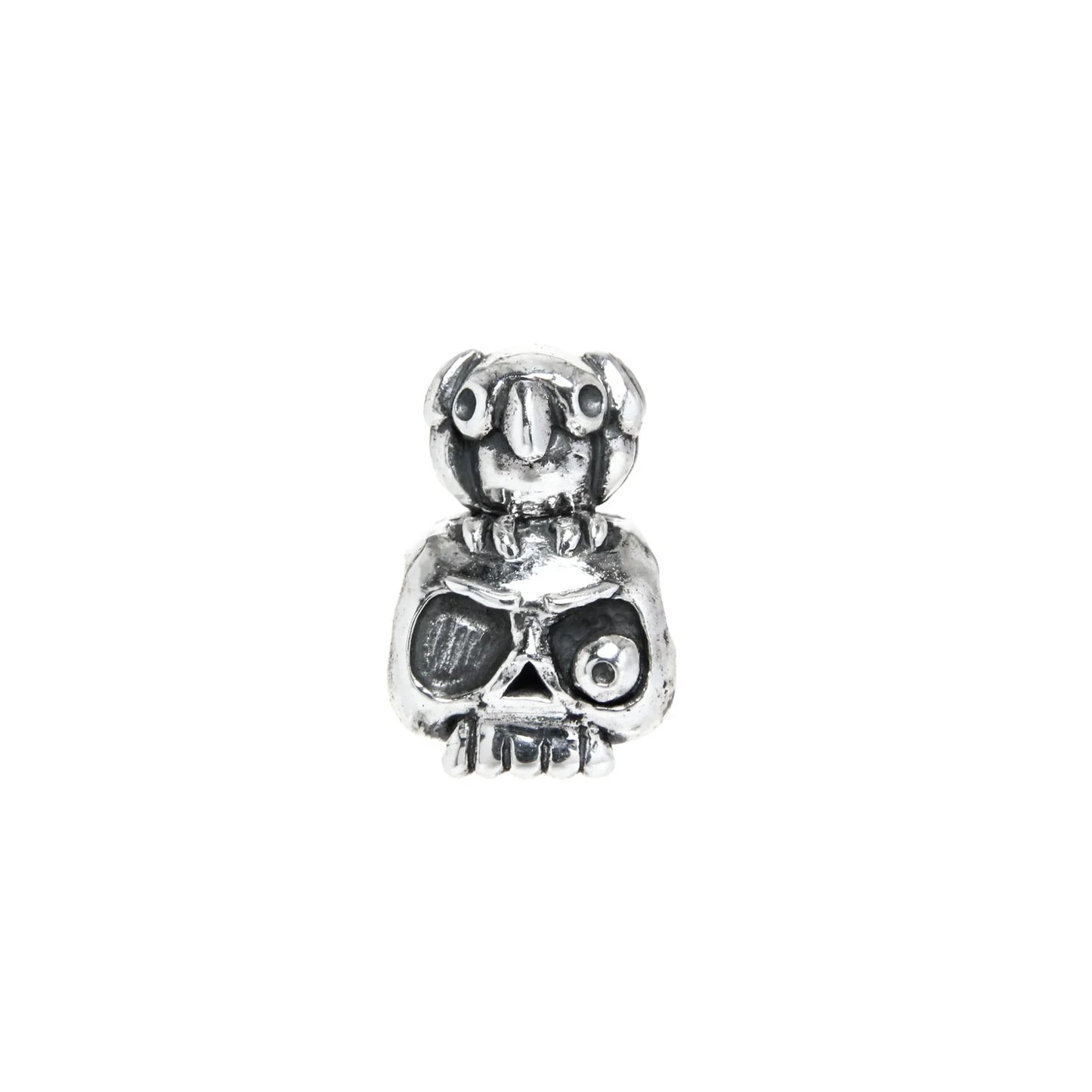 SKULL WITH RAVEN BEAD